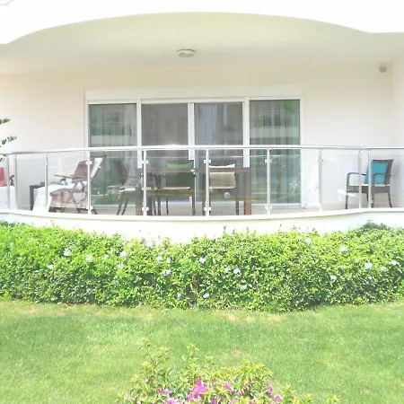 Gorgeous 2 Bed Private Ground Floor *