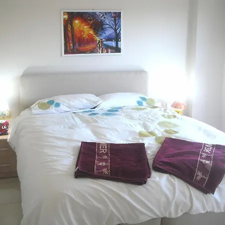 Gorgeous 2 Bed Private Ground Floor شقة سيدي
