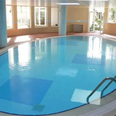 Gorgeous 2 Bed Private Ground Floor Appartement *